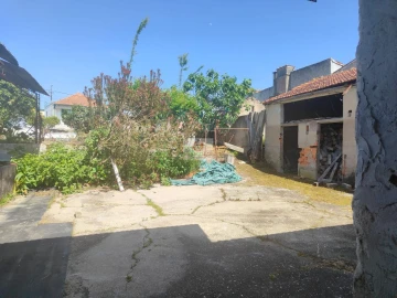 Moradia T4 para Venda em Requeixo, Nossa Senhora de Fátima e Nariz