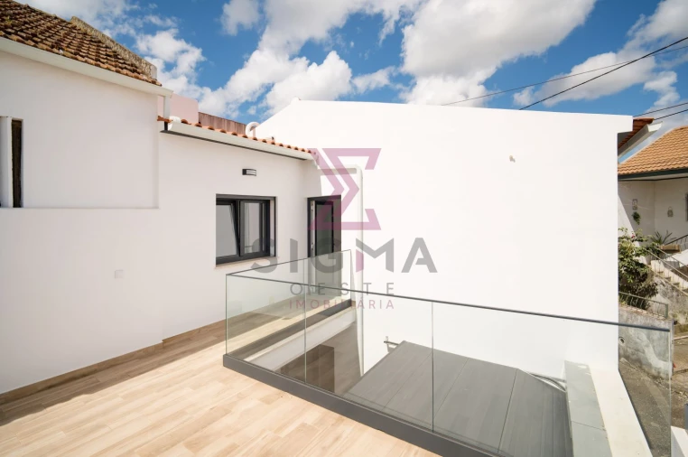 Moradia T3 para Venda em Po Foto 39