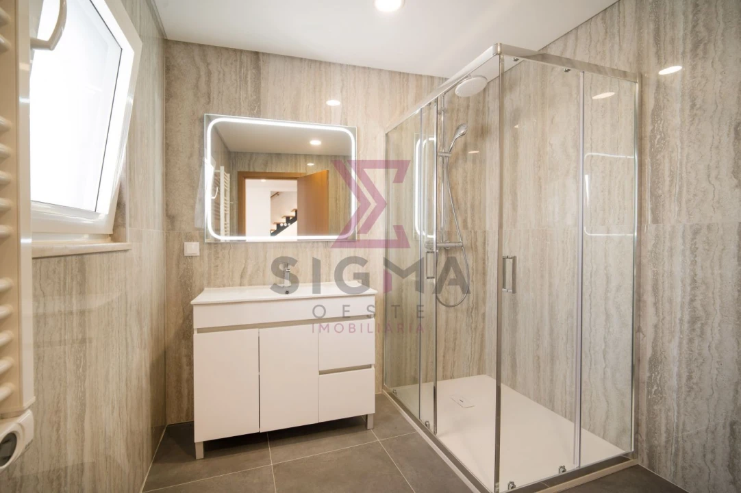 Moradia T3 para Venda em Po Foto 12
