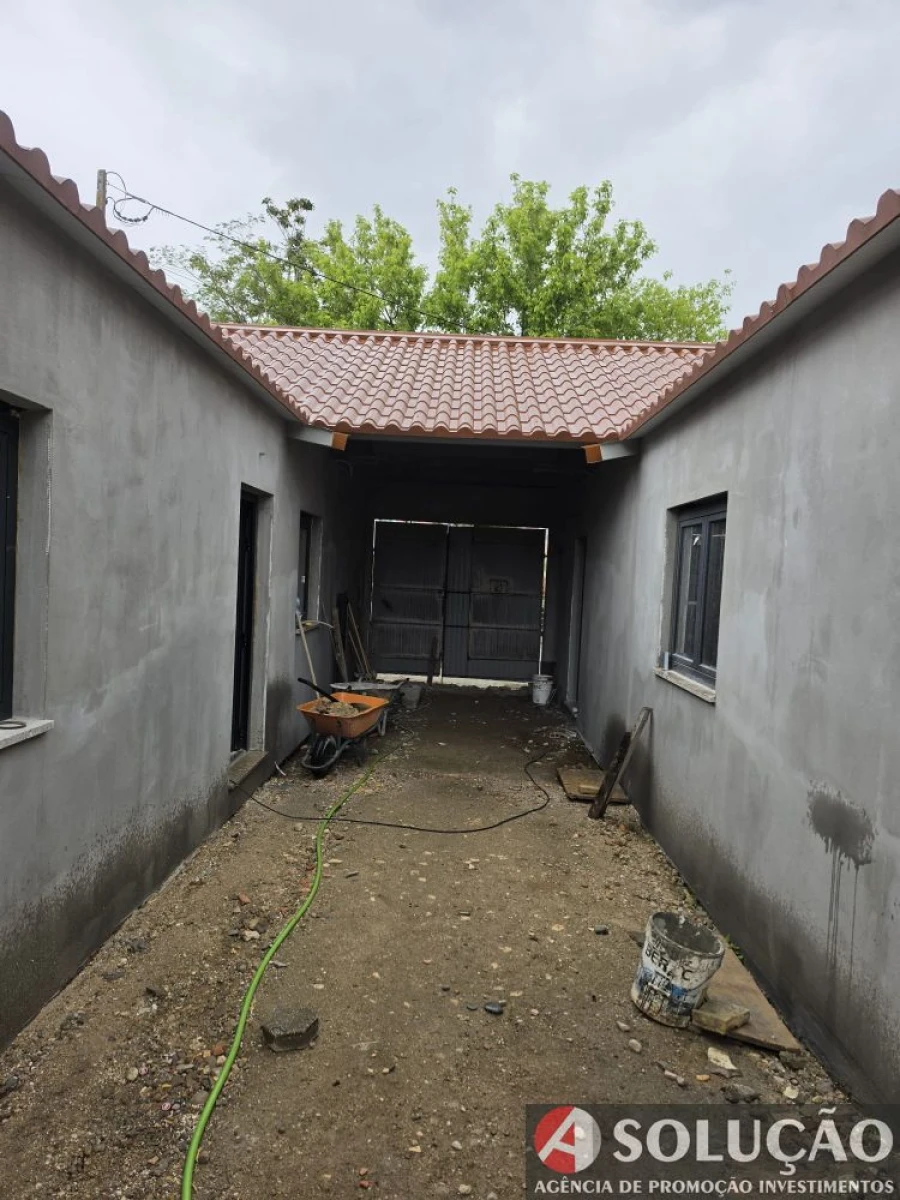 Moradia T9 para Venda em Aradas Foto 5