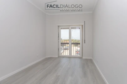 Apartamento T3 para Venda em Seixal, Arrentela e Aldeia de Paio Pires