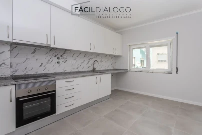 Apartamento T3 para Venda em Seixal, Arrentela e Aldeia de Paio Pires