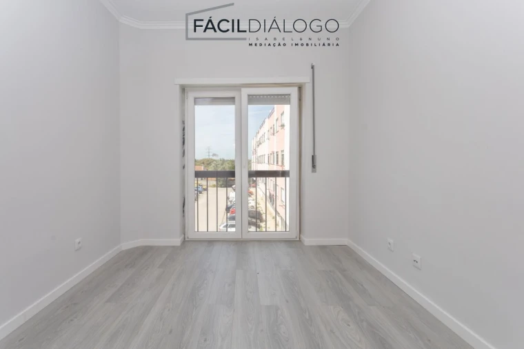 Apartamento T3 para Venda em Seixal, Arrentela e Aldeia de Paio Pires Foto 18