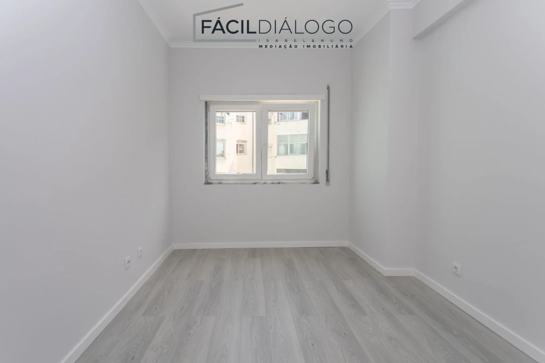 Apartamento T3 para Venda em Seixal, Arrentela e Aldeia de Paio Pires Foto 15