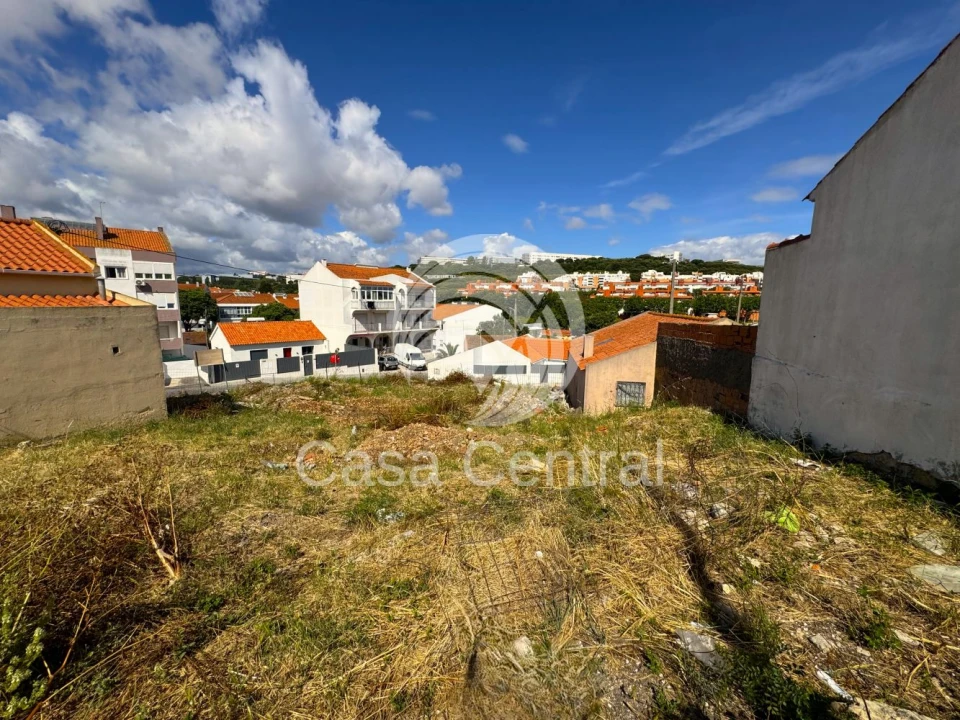 Terreno para Venda em São Domingos de Rana Foto 1
