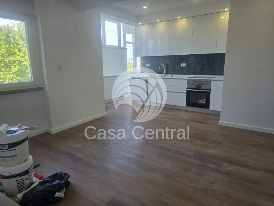 Apartamento T2 para Venda em Venteira Foto 3