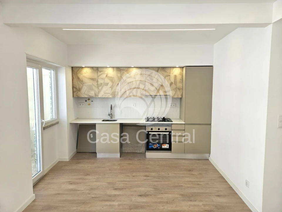Apartamento T2 para Venda em Venteira Foto 3