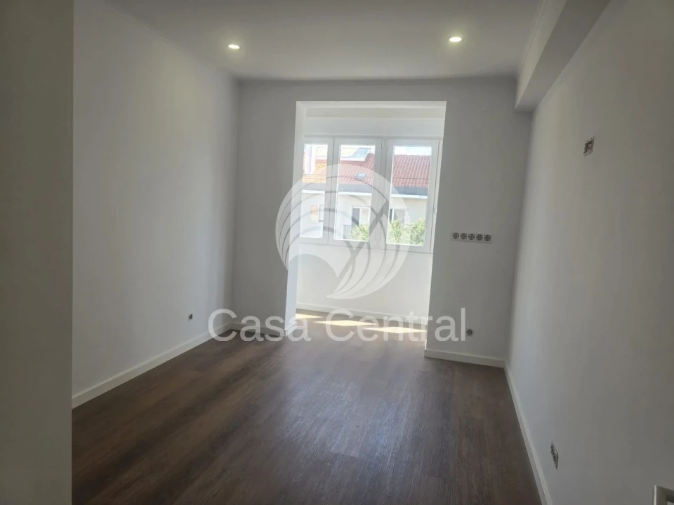 Apartamento T2 para Venda em Venteira Foto 11