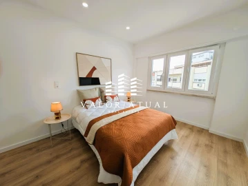 Apartamento T3 para Venda em Benfica
