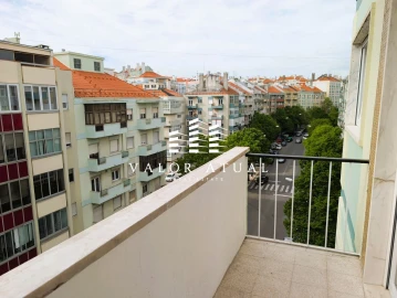 Apartamento T3 para Venda em Benfica