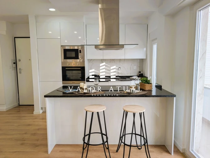 Apartamento T3 para Venda em Benfica Foto 3
