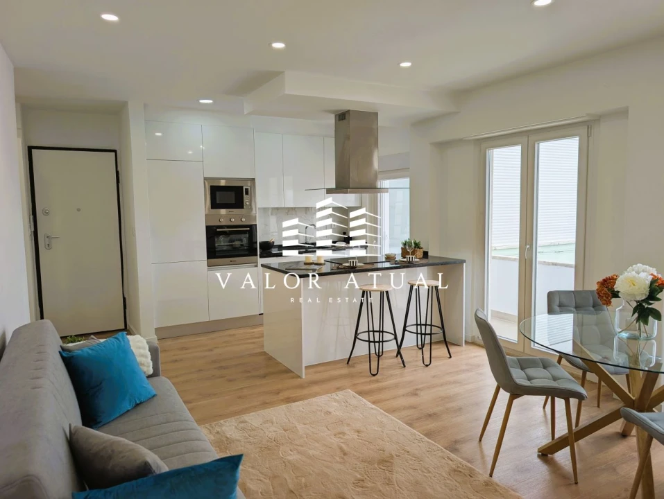 Apartamento T3 para Venda em Benfica Foto 2