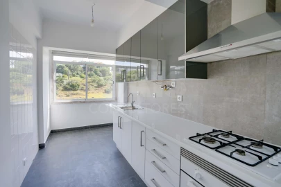 Apartamento T2 para Venda em Ramada e Caneças