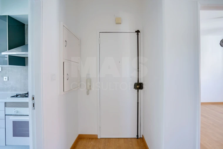 Apartamento T2 para Venda em Ramada e Caneças Foto 9