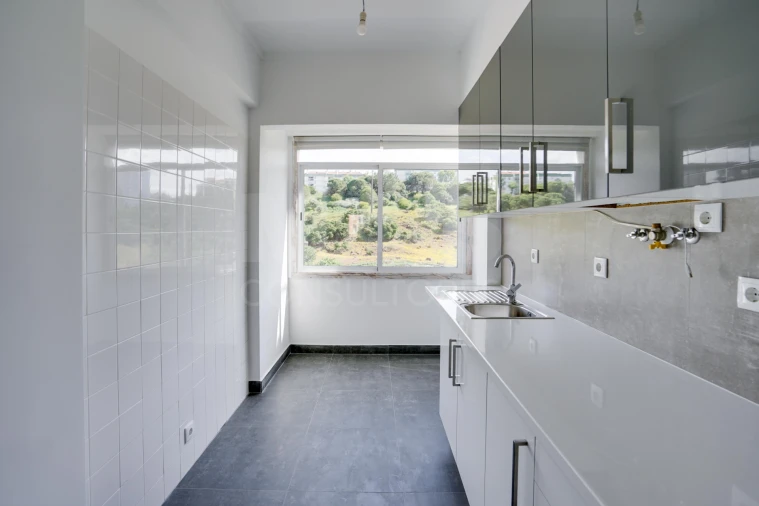 Apartamento T2 para Venda em Ramada e Caneças Foto 5