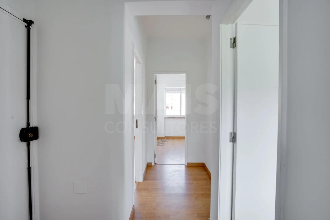 Apartamento T2 para Venda em Ramada e Caneças Foto 8