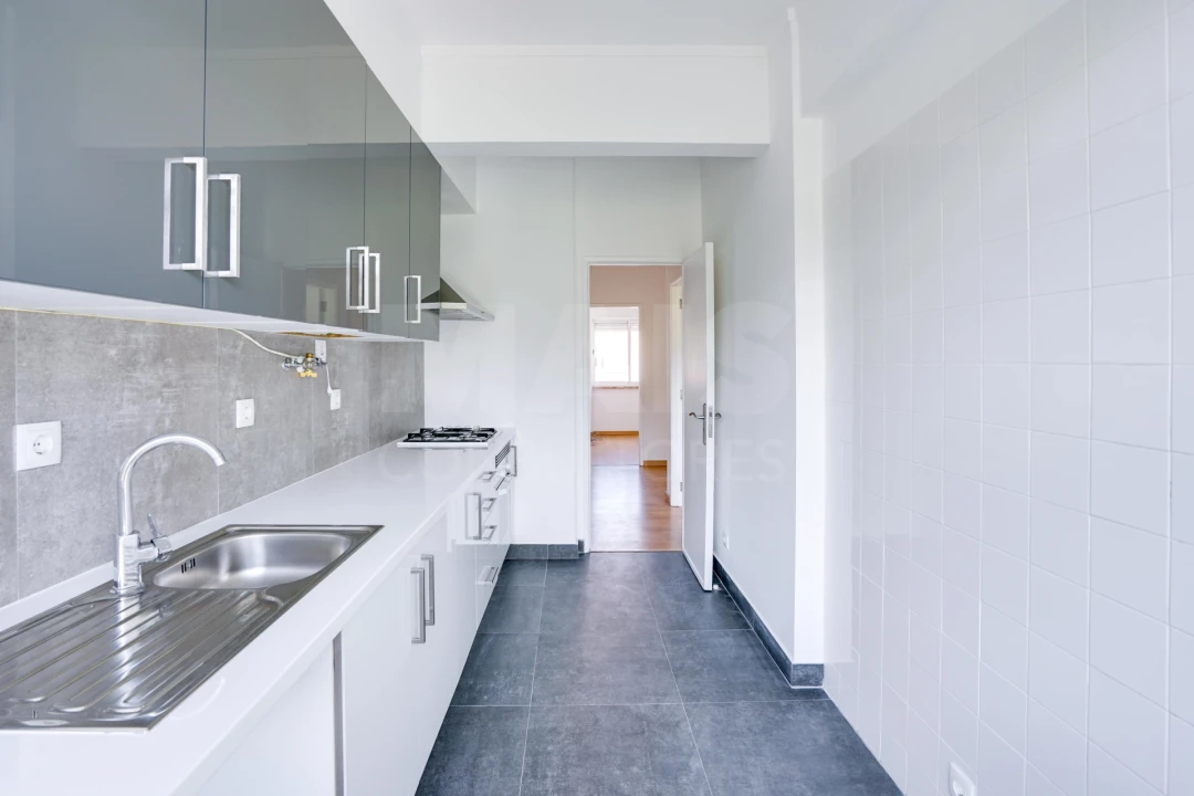 Apartamento T2 para Venda em Ramada e Caneças Foto 6