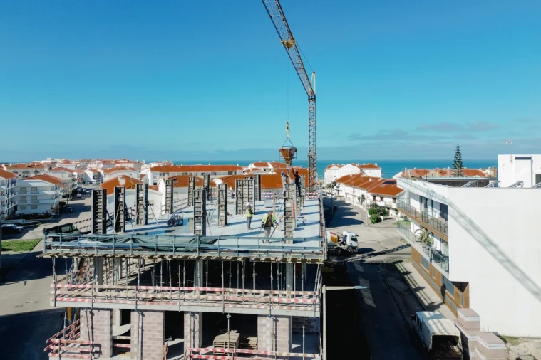 Apartamento T3 para Venda em Atouguia da Baleia Foto 12