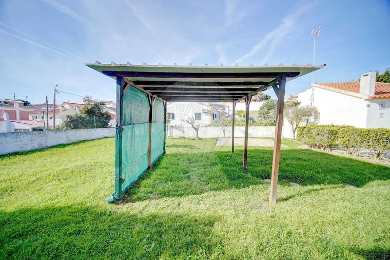 Moradia T1 para Venda em Carvoeira Foto 27