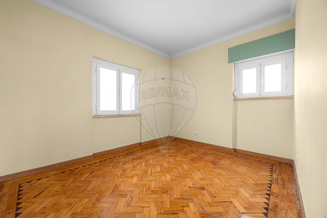 Apartamento T2 para Venda em Odivelas Foto 5