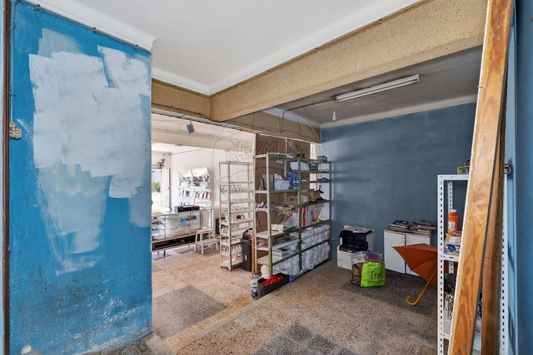Loja para Arrendamento em Águas Livres Foto 13