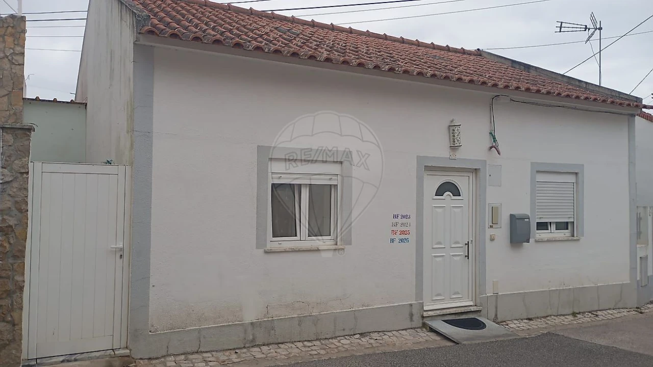Moradia T1 para Venda em Abrigada e Cabanas de Torres Foto 3