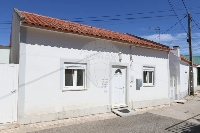 Moradia T1 para Venda em Abrigada e Cabanas de Torres