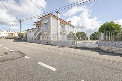 Moradia T5 para Venda em Santa Joana
