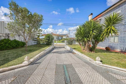 Moradia T5 para Venda em Santa Joana
