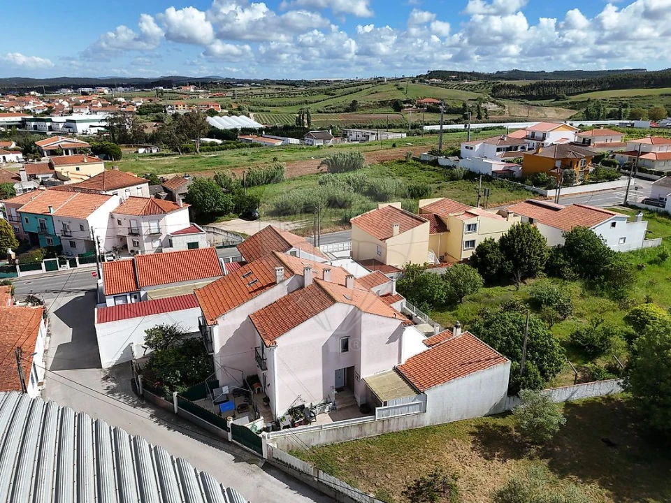 Moradia T3 para Venda em A dos Cunhados e Maceira Foto 1