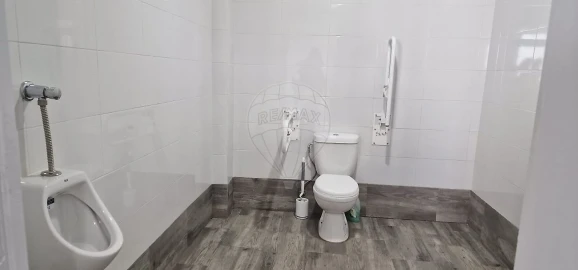 Armazém para Venda em Queluz e Belas