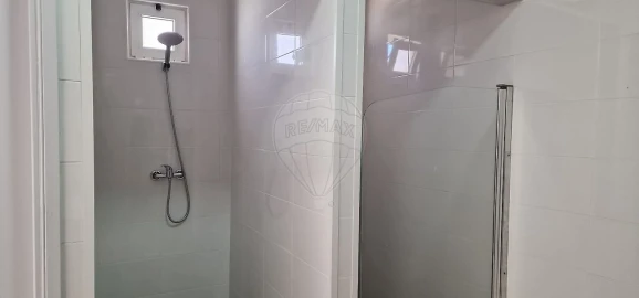 Armazém para Venda em Queluz e Belas