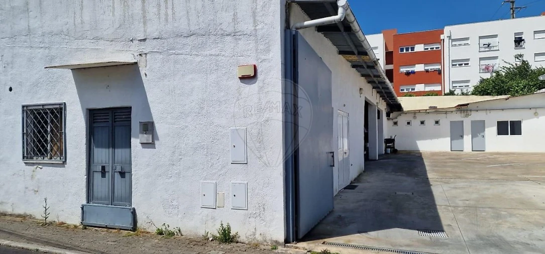 Armazém para Venda em Queluz e Belas Foto 2