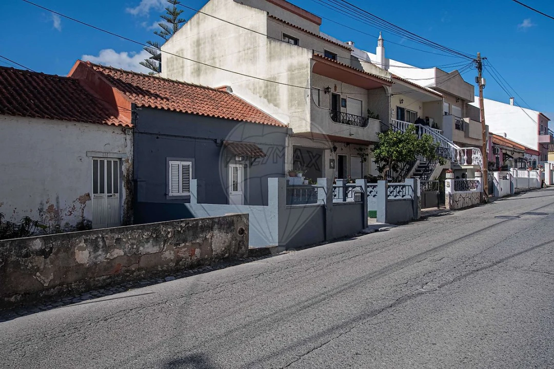 Moradia T2 para Venda em Vialonga Foto 2