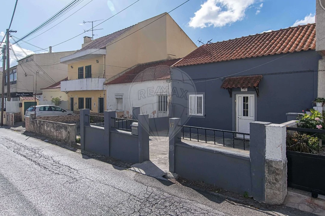 Moradia T2 para Venda em Vialonga Foto 3