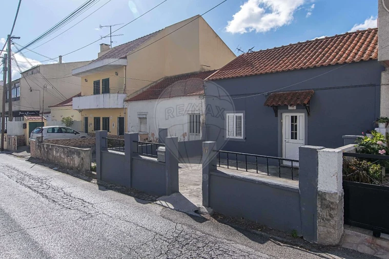 Moradia T2 para Venda em Vialonga Foto 3