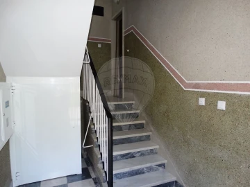 Apartamento T2 para Arrendamento em Encosta do Sol