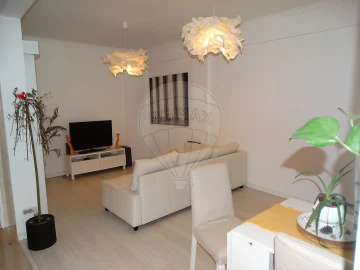 Apartamento T2 para Arrendamento em Encosta do Sol