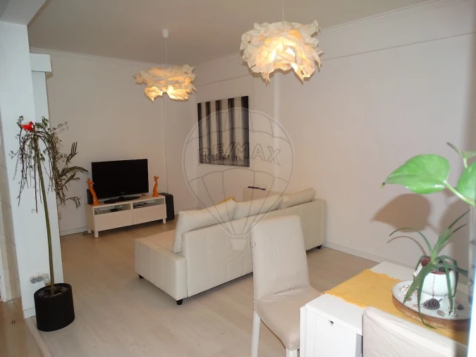 Apartamento T2 para Arrendamento em Encosta do Sol Foto 5