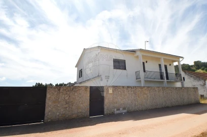 Moradia T4 para Venda em Alguber