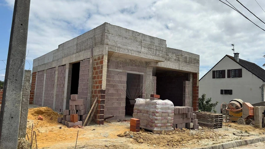 Moradia T4 para Venda em Charneca de Caparica e Sobreda Foto 5