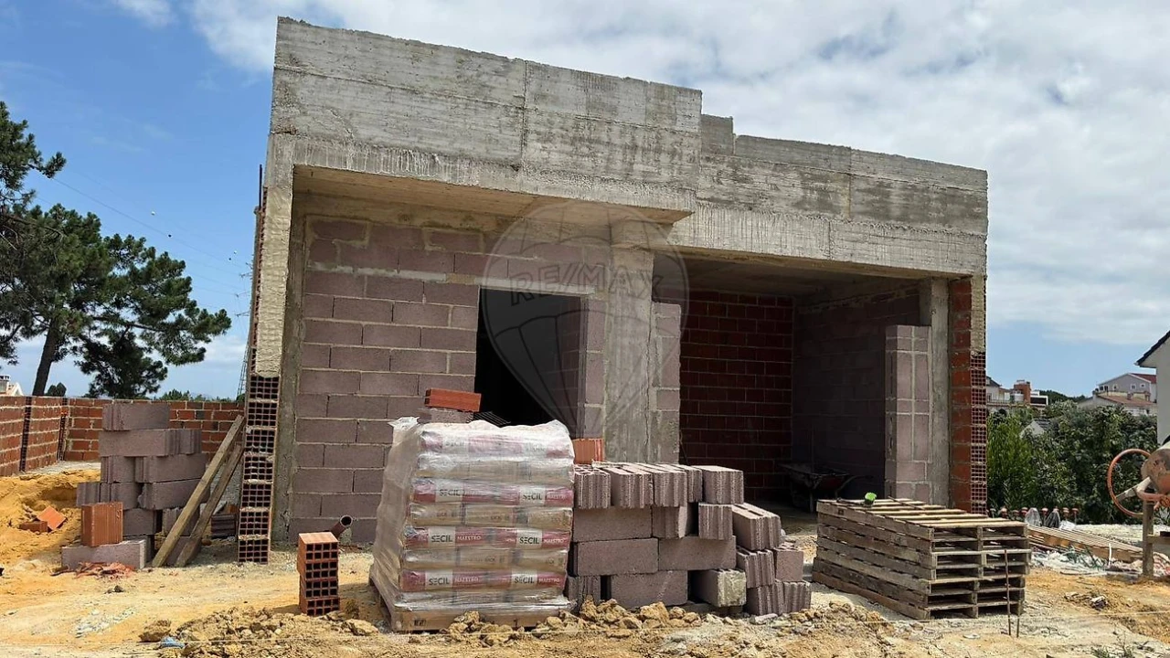 Moradia T4 para Venda em Charneca de Caparica e Sobreda Foto 6