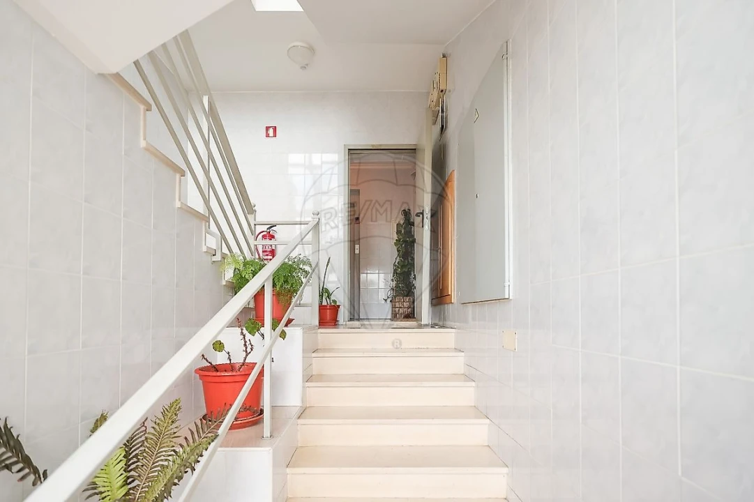 Apartamento T3 para Venda em Avanca Foto 1