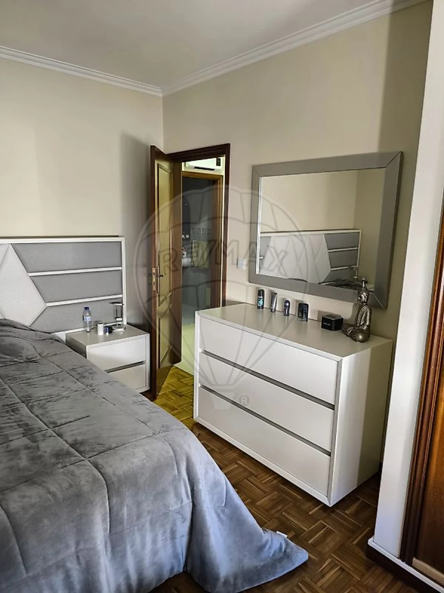 Apartamento T2 para Venda em Santa Maria de Lamas Foto 10