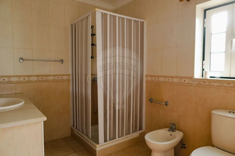 Moradia T3 para Venda em Landal Foto 32