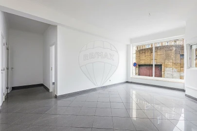 Loja para Venda em Aveiras de Cima