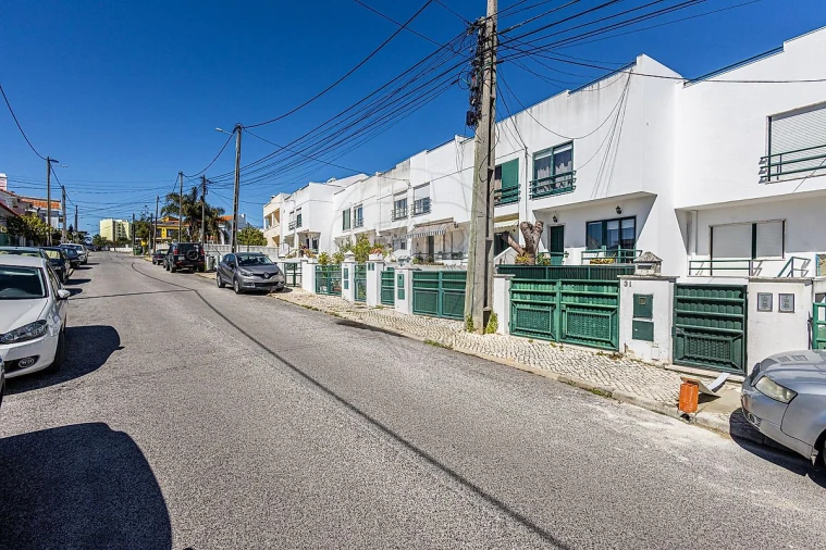 Moradia T3 para Venda em Laranjeiro e Feijó Foto 3