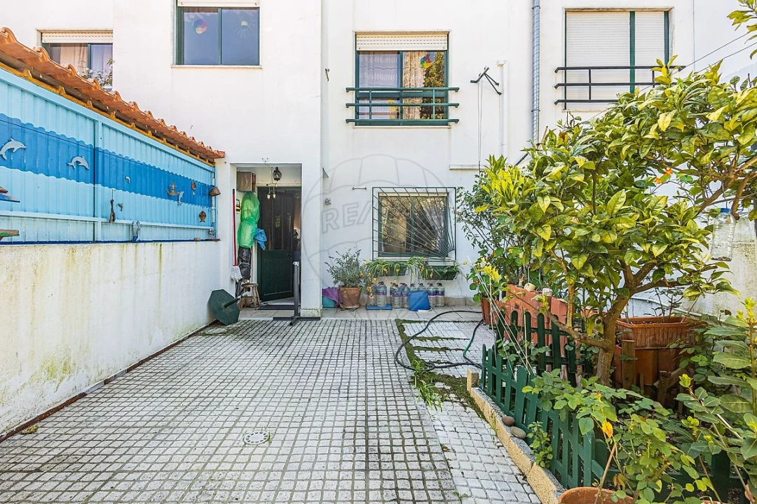 Moradia T3 para Venda em Laranjeiro e Feijó Foto 21