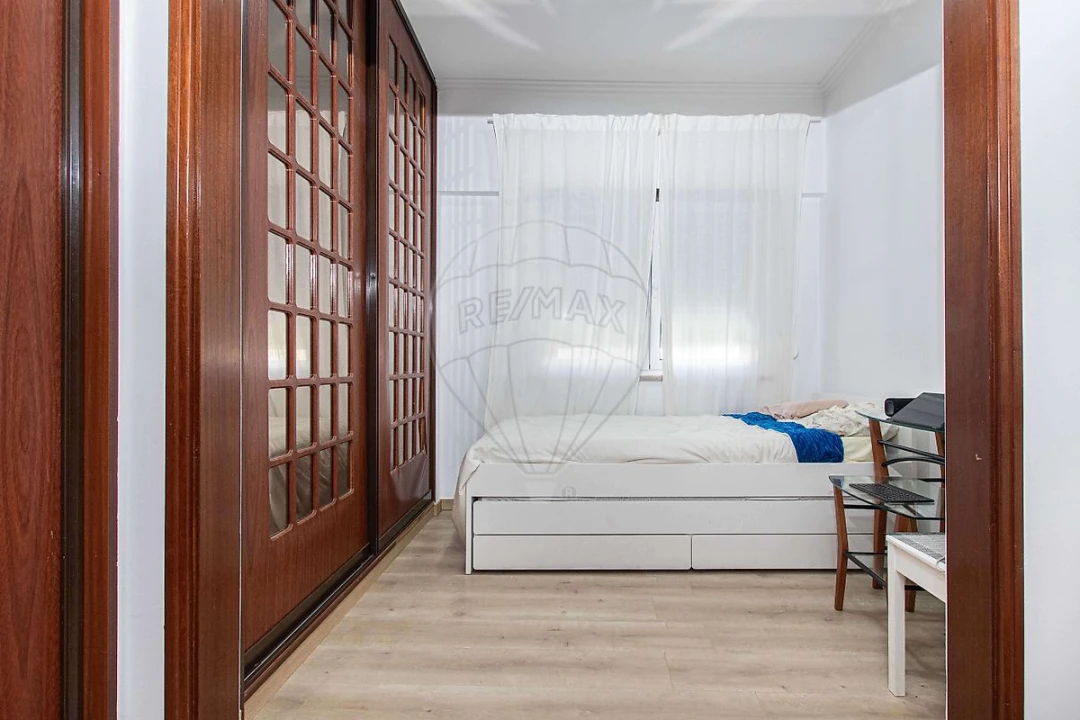 Apartamento T2 para Venda em Ajuda Foto 15