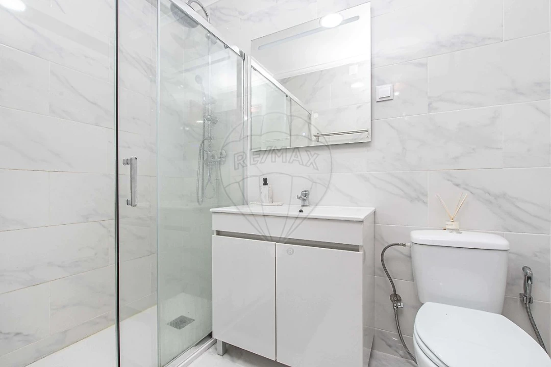 Apartamento T2 para Venda em Ajuda Foto 10